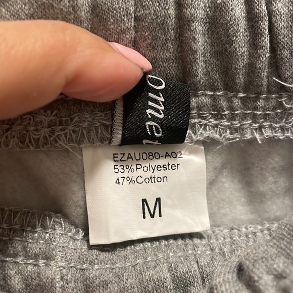 2/$15 Light Grey Wide Leg Sweatpants Size M - Picture 3 of 3